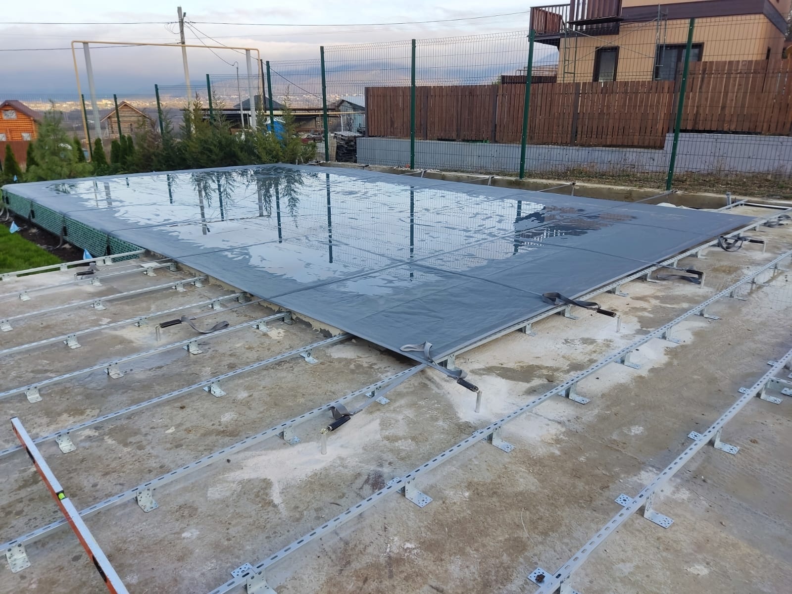 Покрывало для бассейна — крепление анкерами